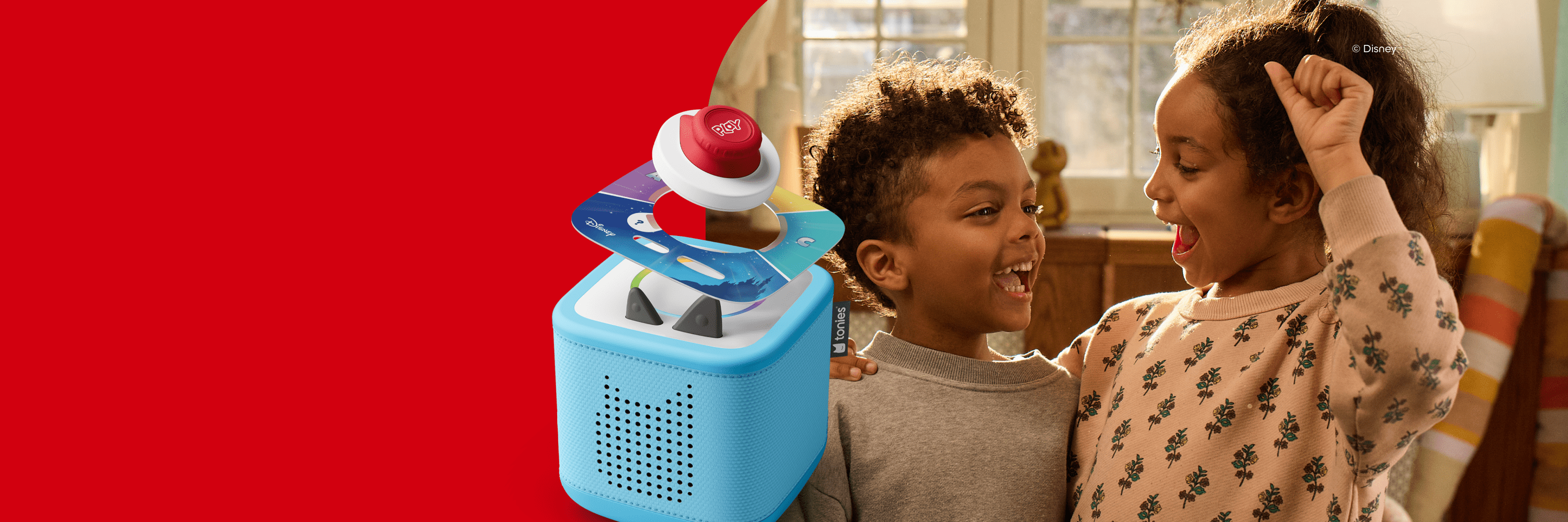 two kids playing a Disney Tonieplay game with the Toniebox 2